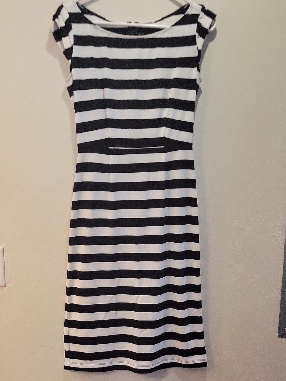 Stop Staring! Black & White Striped Cap-Sleeve Wiggle Dress M